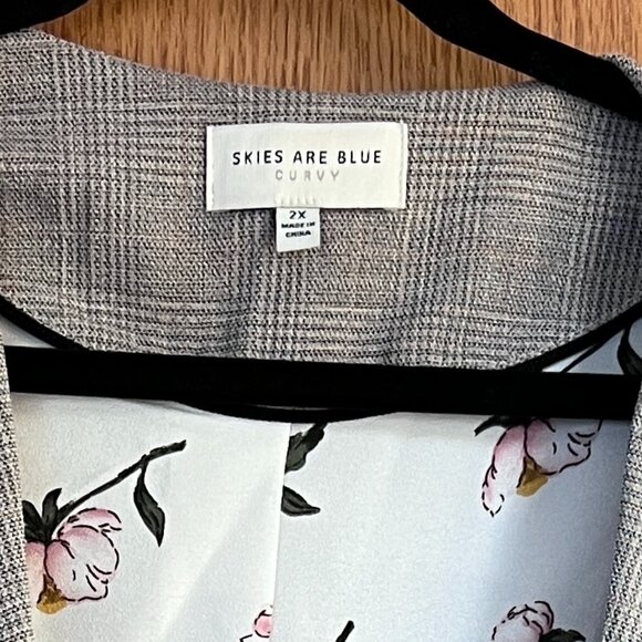 Skies Are Blue Gray Plaid Blazer - Picture 2 of 3